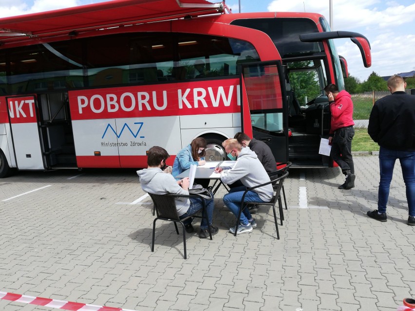 Przysuscy krwiodawcy oddali ponad dwadzieścia litrów krwi. Akcję organizowały szkolne koła Polskiego Czerwonego Krzyża
