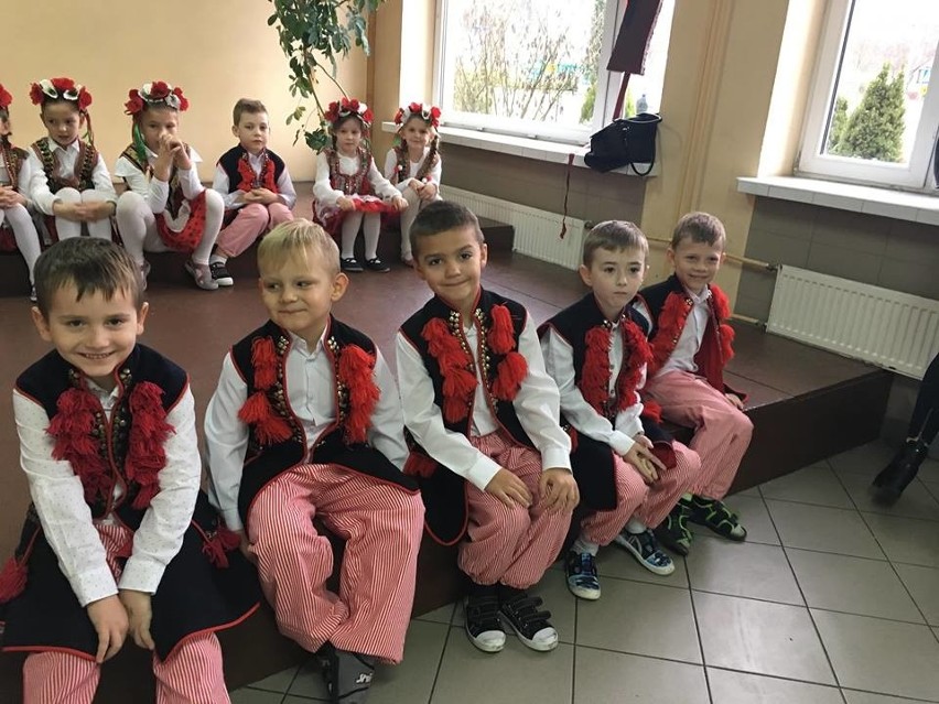 Przedszkolaki z Połańca na Festiwalu Polskiego Tańca Ludowego i Narodowego [ZDJĘCIA]