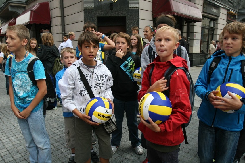 Katowice: na Mariackiej ruszył zegar mistrzostwa świata w siatkówce 2014 [NOWE ZDJĘCIA!]