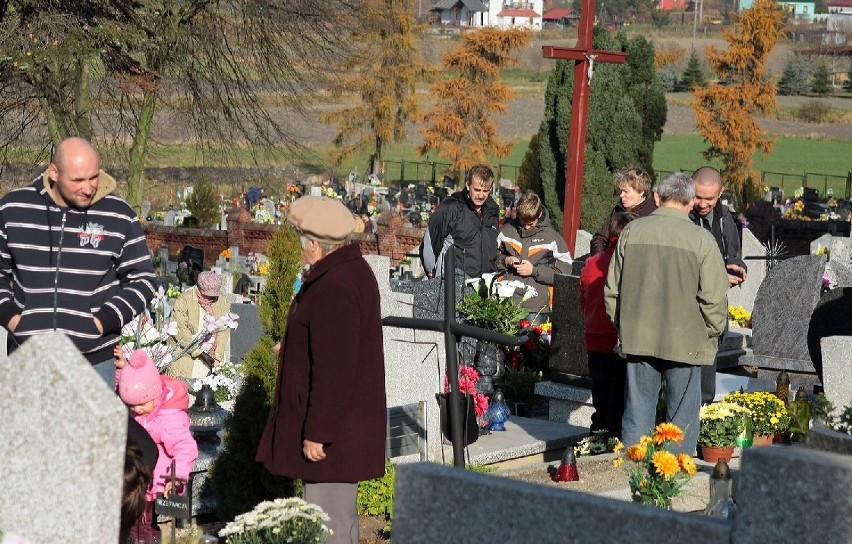 Także na cmentarzu w Radzyniu Chełmińskim przygotowania do...