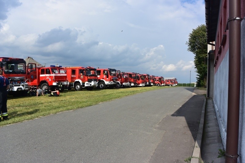 Trąba powietrzna przeszłą przez Gaszowice. W usuwaniu...