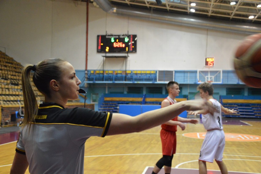 Mistrzostwa Polski Mężczyzn U-16. Koszykarze Czarni Słupsk w niedzielę będą walczyć o półfinał