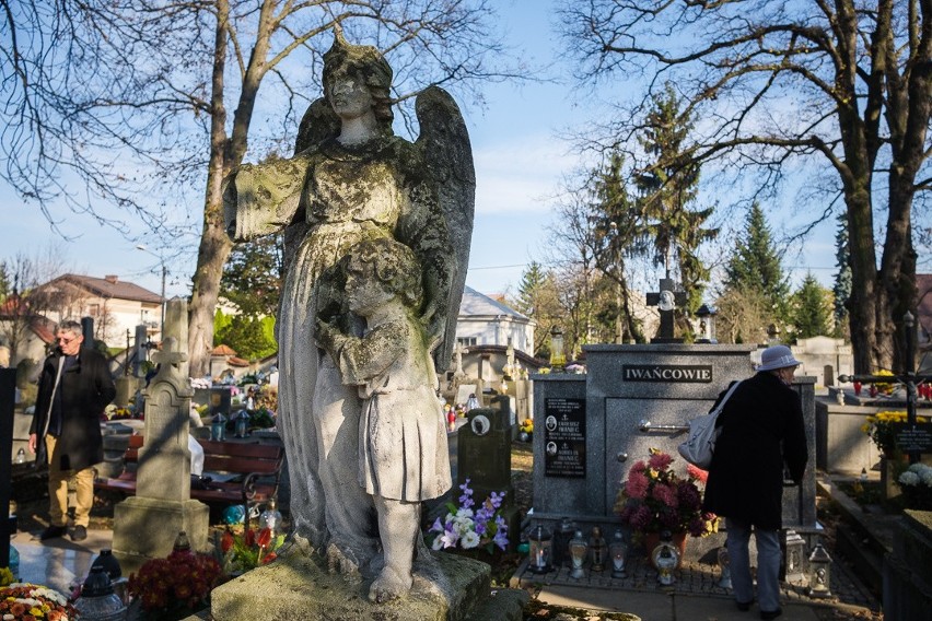 Wszystkich Świętych 2019. Stary Cmentarz w Tarnowie[ZDJĘCIA]