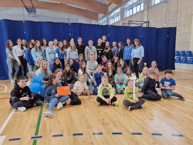 W piątek w Publicznej Szkole Podstawowej numer 1 w Białobrzegach zorganizowano międzyszkolne obchody Światowego Dnia Świadomości Autyzmu.