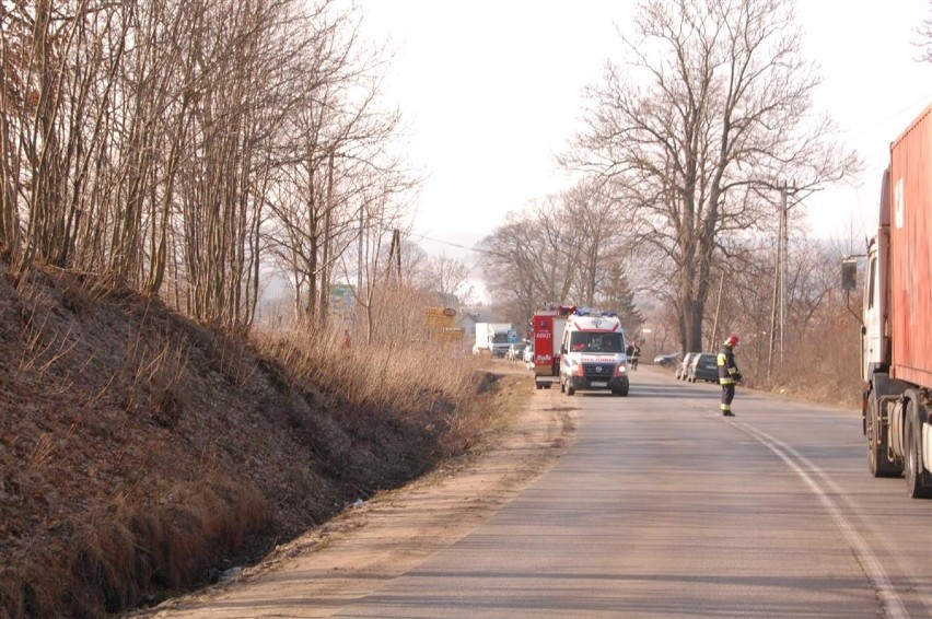 Groźny wypadek w Łapalicach. Niemowlę i dwie kobiety trafiły do szpitala [ZDJĘCIA]