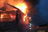 Dom płonął jak pochodnia. Strażacy gasili ogień do białego rana [FOTO]