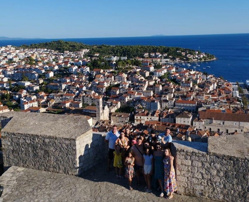 Wyspa Hvar Chorwacja - Co roku spędzamy wakacje z dużą grupą...