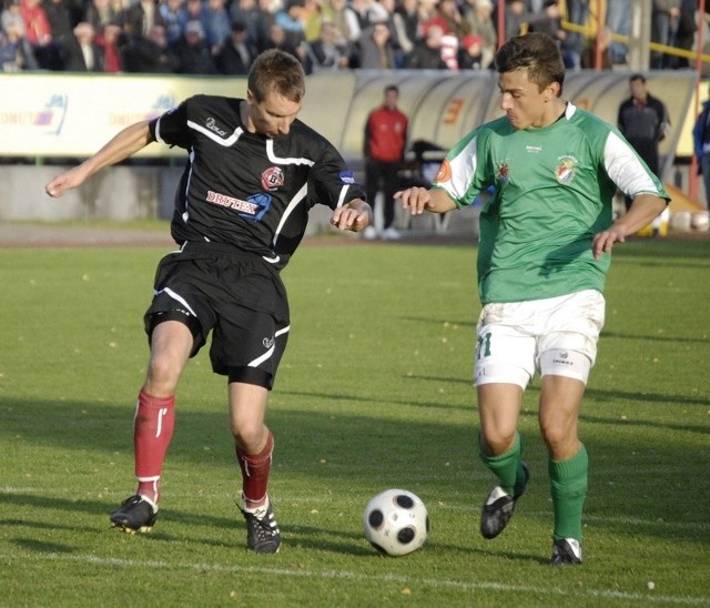 Krzysztof Biegański (z prawej) chciałby wreszcie zdobyć dla Gryfa zwycięskiego gola. 