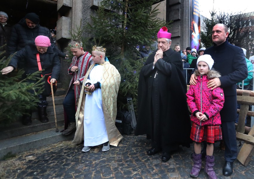 Świętowanie przy Żywej Szopce w centrum Szczecina [ZDJĘCIA, WIDEO]