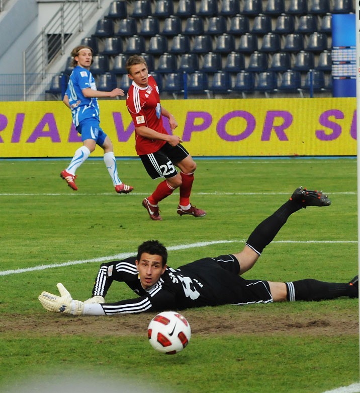 [nowe zdjęcia] Lech Poznań - Legia Warszawa. Mecz i demolka