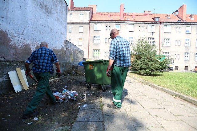 Obecnie śmieci w Słupsku odbiera konsorcjum PGK z Remondisem. Umowa z tą firmą się kończy, będzie więc nowy przetarg.