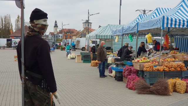 Targowisko w Strzelcach Opolskich czynne jest w każdy wtorek i piątek - to jedno z największych takich miejsc na Opolszczyźnie.