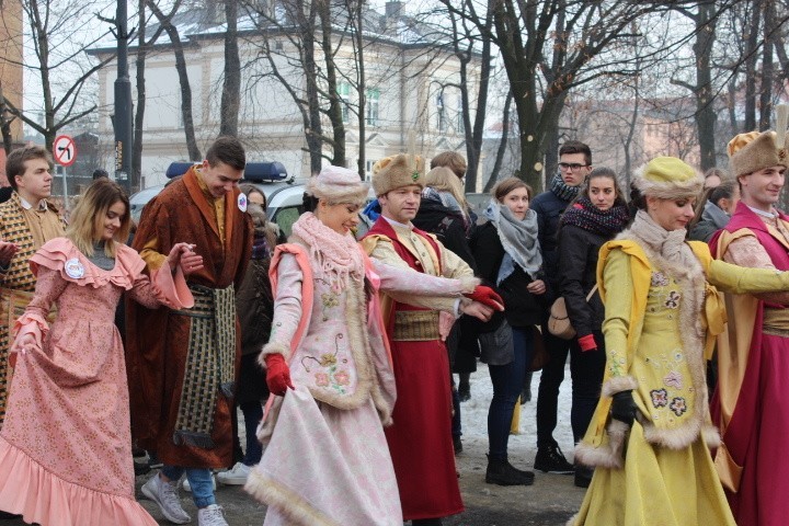 Pół tysiąca par zatańczyło poloneza w Zabrzu