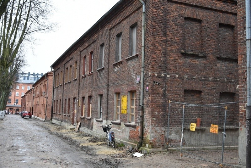 W domach przy ul. Księży Młyn 8 i 10 remont już trwa.