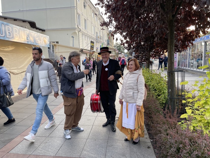 Kolorowe i folkowe Międzyzdroje oczarowały turystów