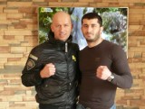 Trenuje razem z Mamedem Chalidowem, mistrzem MMA!
