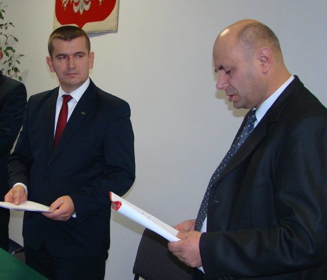Wójt Marek Słowiński (z lewej) i przewodniczący Rady Gminy Waldemar Przeniosło zapewniają, że są niewinni