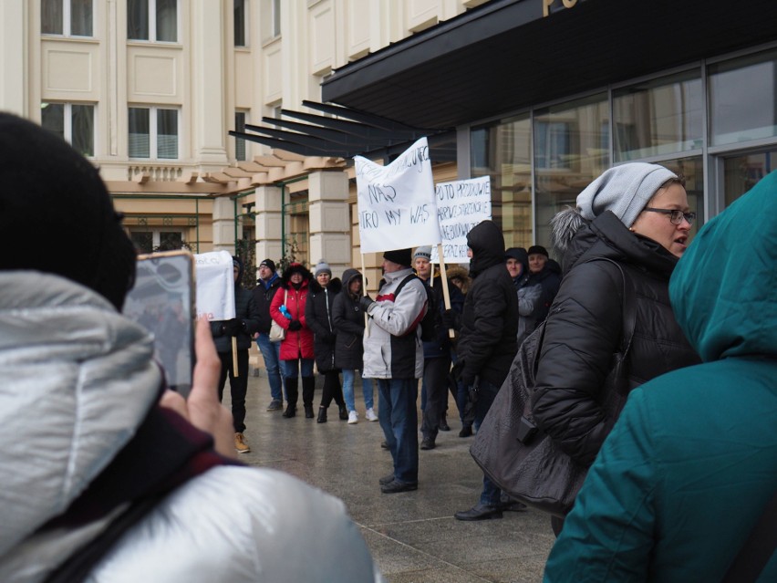 Protest mieszkańców gminy Dynów przeciwko planom likwidacji...