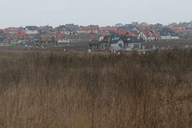 Tereny przeznaczone pod rekreację znajdują się w pobliżu nowych osiedli domków w Bilczy.