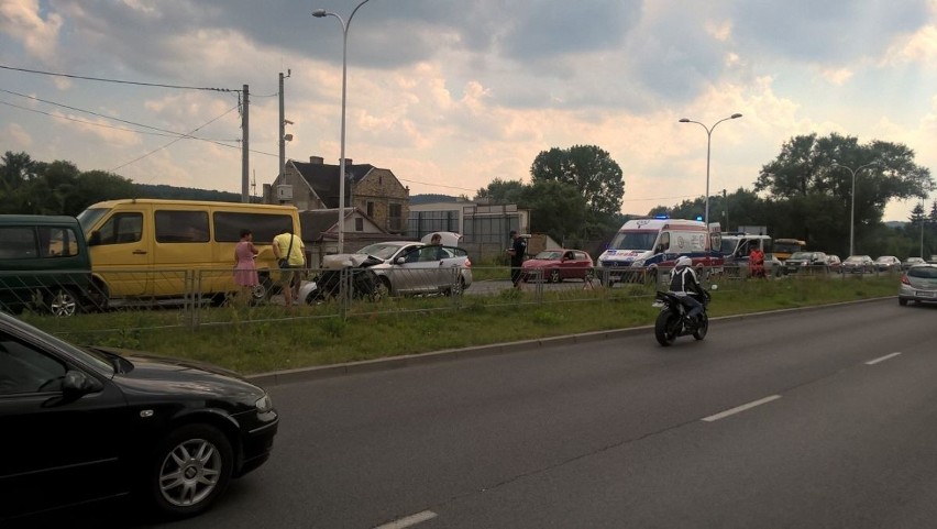 Wypadek w Kielcach. 72-latek w szpitalu