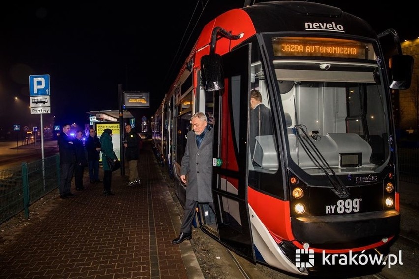 Pierwszy w Polsce tramwaj autonomiczny, który jedzie bez...