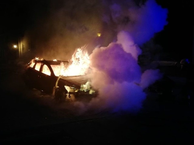 W Połczynie-Zdroju doszło do pożaru samochodu osobowego.
