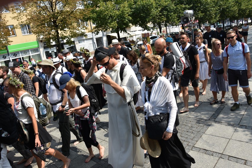 Pielgrzymka Dominikańska dotarła z Krakowa na Jasną Górę ZDJĘCIA Zmęczeni, ale bardzo radośni 