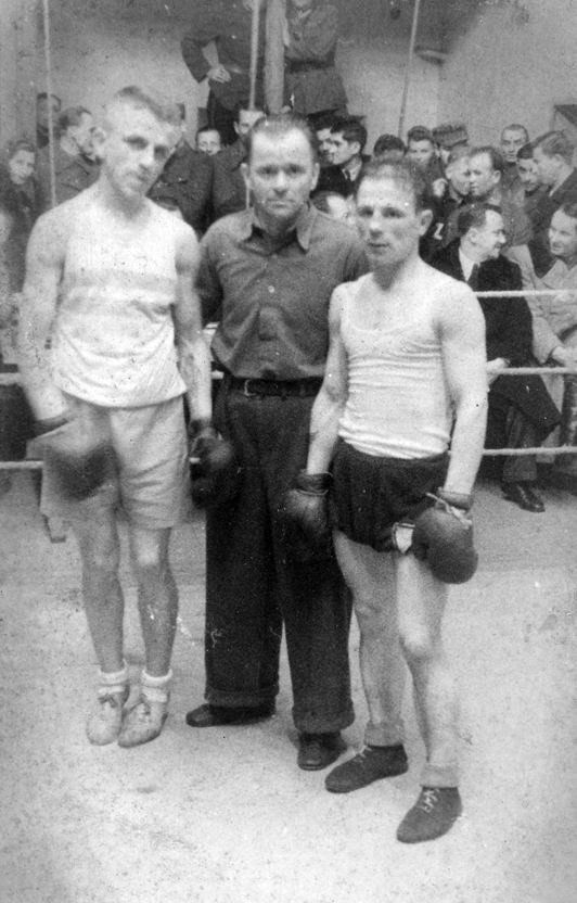 Od lewej: Stanisław Zalewski, trener Feliks Stamm...