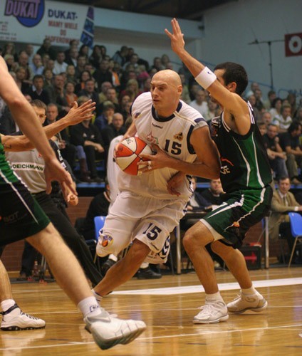 Czarni Slupsk przegrali z Turowem Zgorzelec 64: 68.