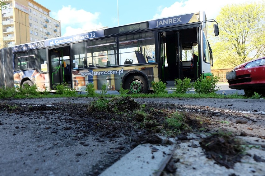 Wypadek autobusu na al. Piłsudskiego w Białymstoku....