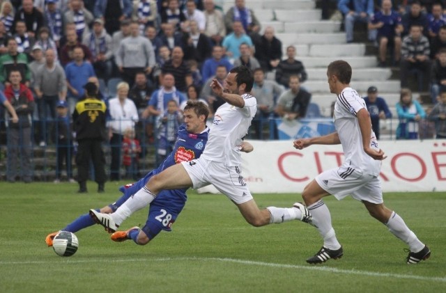 W pierwszym meczu w Chorzowie wygrał Ruch 2:1