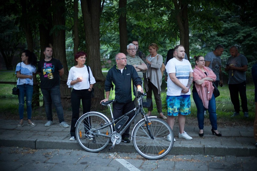 Demonstracja przed słupskim sądem