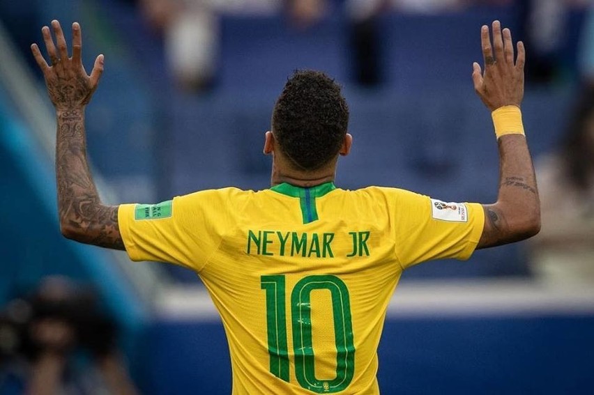 Mundial 2018. KFC sparodiowało turlającego się Neymara....