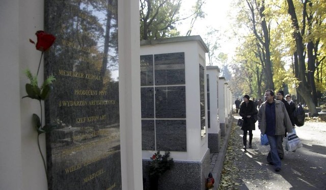 Kolumbarium na terenie cmentarza przy ul. Białej. W Lublinie jest coraz więcej zwolenników kremacji i takiej formy pochówku. Tymczasem spalarni zwłok u nas nie ma i temat ten powraca jak bumerang