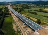 Budowa S3 do granicy z Czechami idzie pełną parą. Kiedy koniec prac?