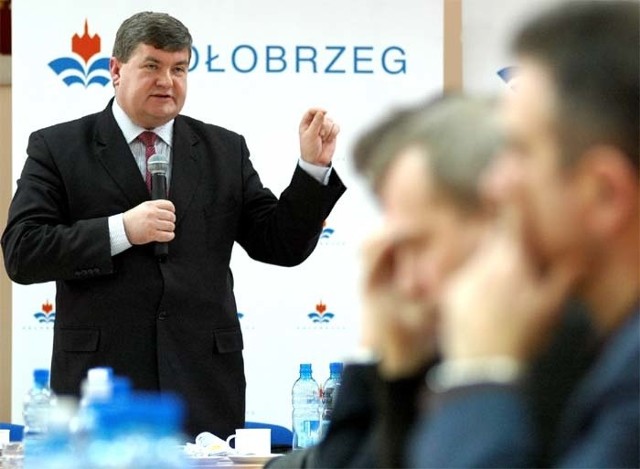 Kazimierz Plocke, zajmujący się rybołówstwem wiceminister w Ministerstwie Rolnictwa i Rozwoju Wsi, na piątkowym spotkaniu z rybakami w Kołobrzegu.
