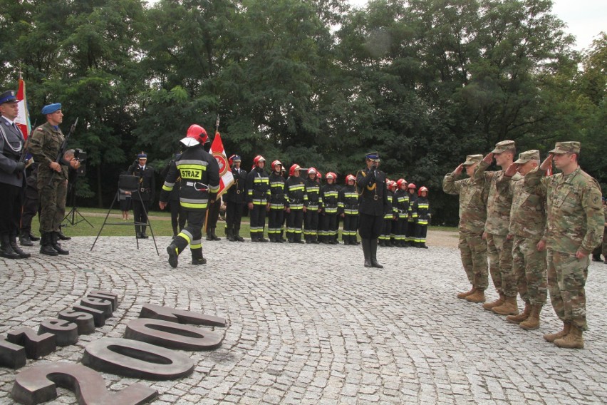 W Kielcach pod pomnikiem Homo Homini wspominano ofiary zamachu z 11 września 2001 roku