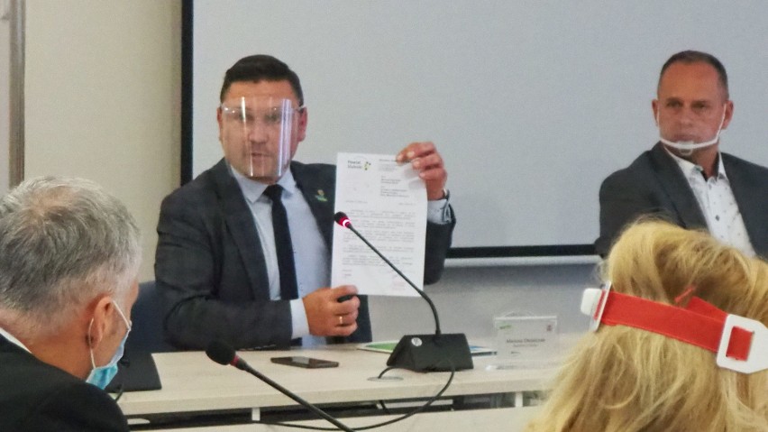 Burmistrz Mariusz Olejniczak zorganizował spotkanie, na...