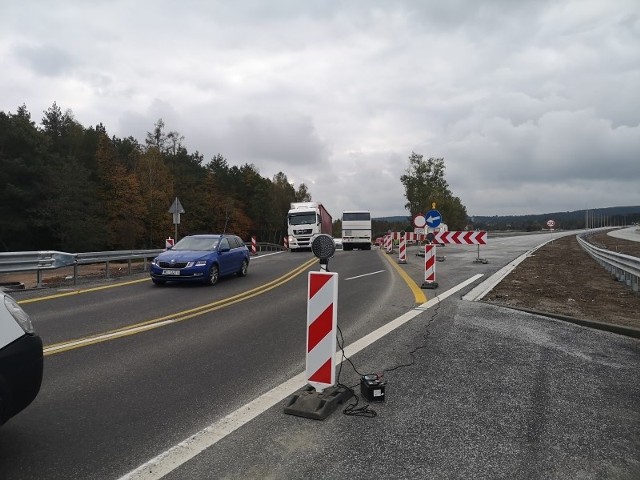 Kierowcy na granicy województw mogą już jeździć fragmentem trasy ekspresowej.
