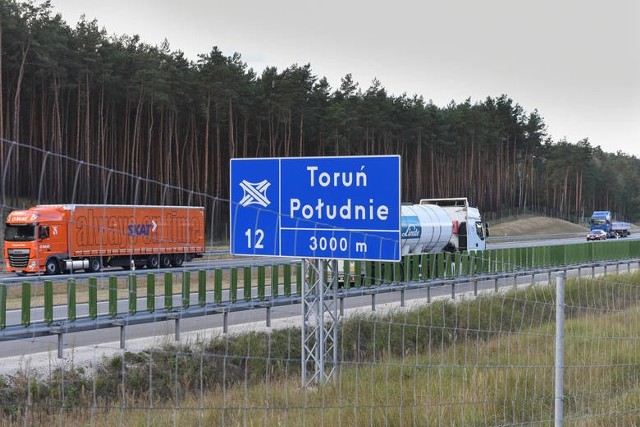 Z raportu przeprowadzonego przez Generalną Dyrekcję Dróg Krajowych i Autostrad wynika, że koronawirus wpłynął na zmniejszenie ruchu na drogach i autostradach. Statystyki prowadzone są w odniesieniu do pierwszego tygodnia marca.>>>>>>ZOBACZ DALEJ