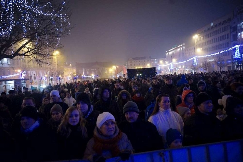 Sylwester w Poznaniu. Na placu Wolności poznaniacy...