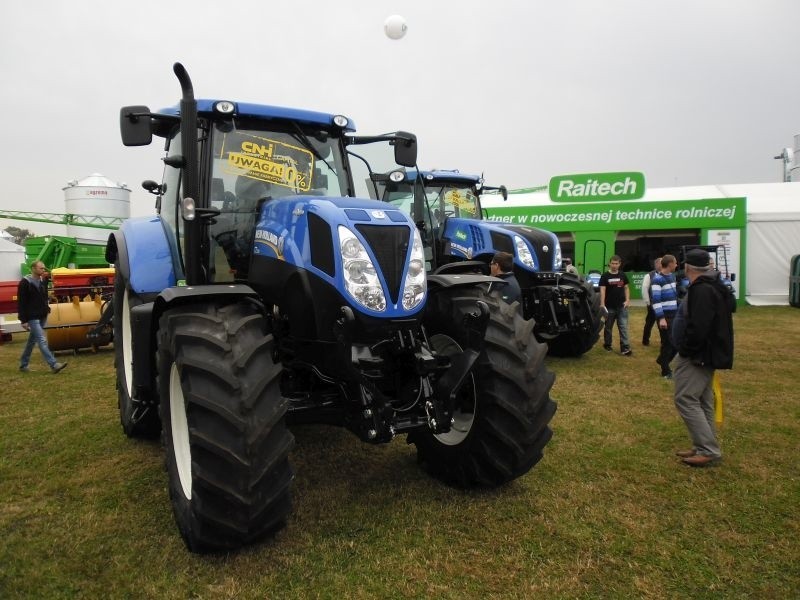 Ciągnik T7.210 firmy New Holland. Przekładnia Range Command...