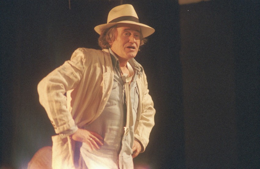 Jan Nowicki w sztuce pt. Płatonow w Starym Teatrze (1988...