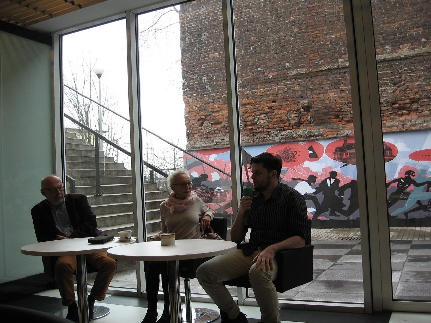 Mural Adama Wójcickiego w Mazowieckim Centrum Sztuki Współczesnej Elektrownia w Radomiu