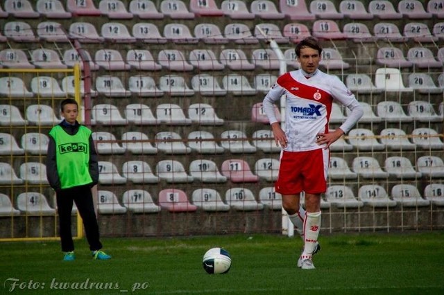 Paweł Hajduczek w trakcie meczu ze Startem Brzeziny