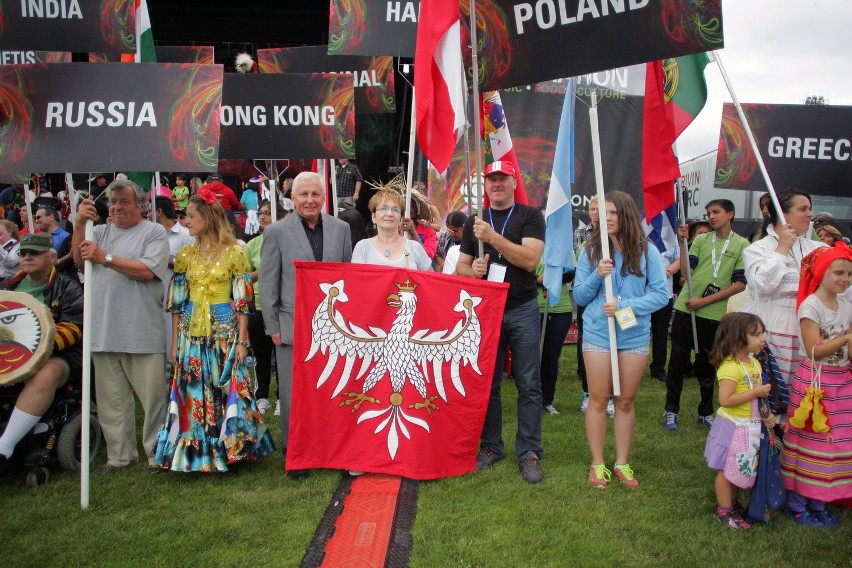 Uroczysta parada krajów uczestniczących w Festiwalu....