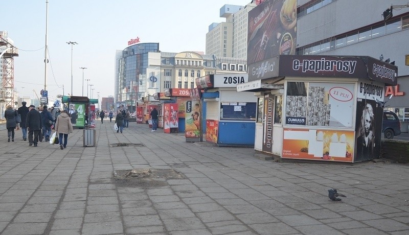 Budki z jedzeniem przed Centralem mają być zastąpione przez...