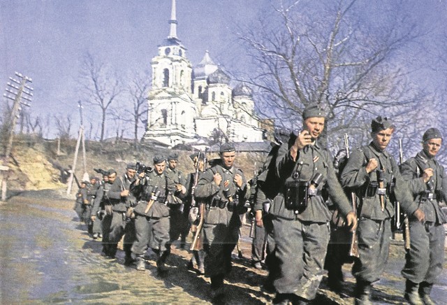 Niemiecki oddział w jednej z rosyjskich miejscowości, sierpień 1941 r.