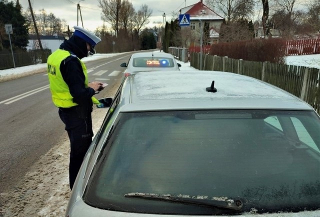 Policjanci nałożyli już na kierujących, ponad 160 mandatów na kwotę prawie 40 tysięcy złotych.