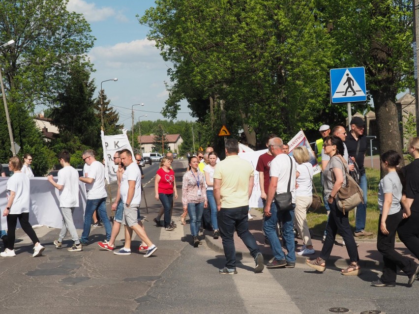 Protest w Mileszkach przeciwko kolei KDP. Mieszkańcy są przeciwni trasie Kolei Dużych Prędkości przebiegającej przez Mileszki 23.05.2022